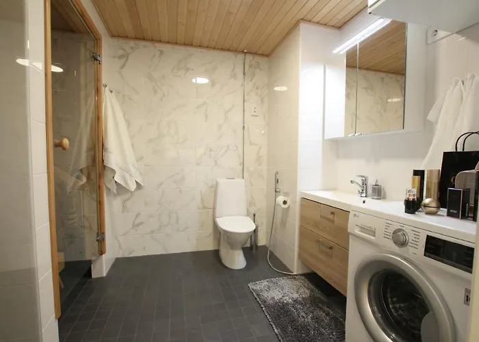 Upea Saunallinen Kaksio Jokinaekymaellae *